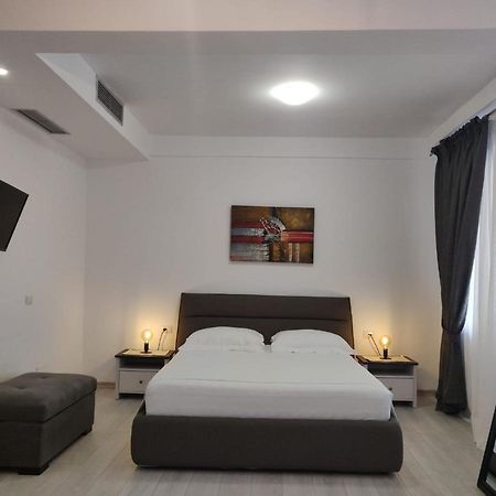 E&A Apartments Guesthouse Durres Exterior photo