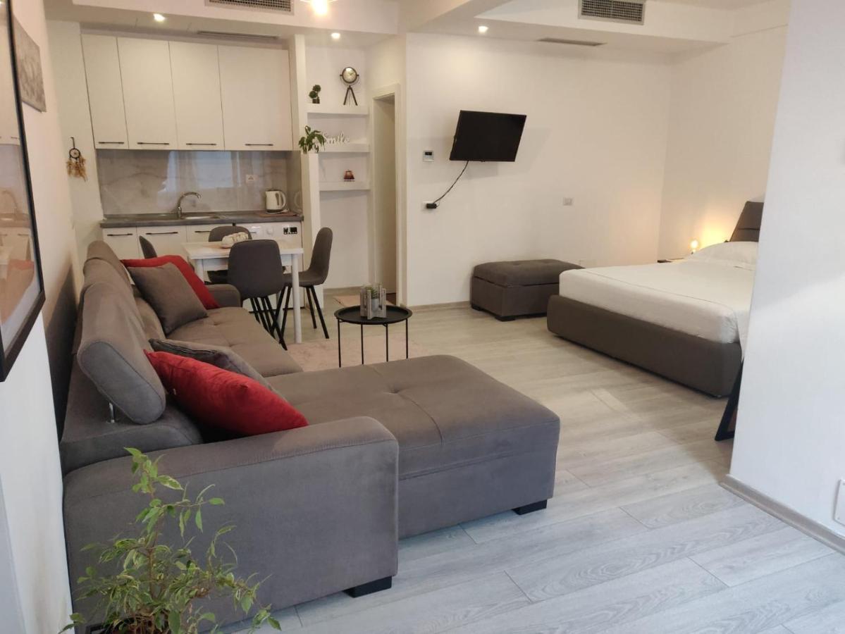 E&A Apartments Guesthouse Durres Exterior photo