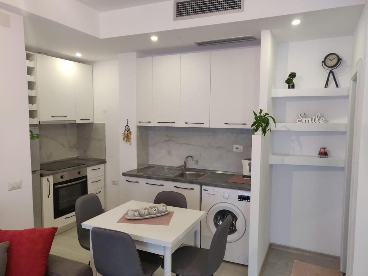E&A Apartments Guesthouse Durres Exterior photo